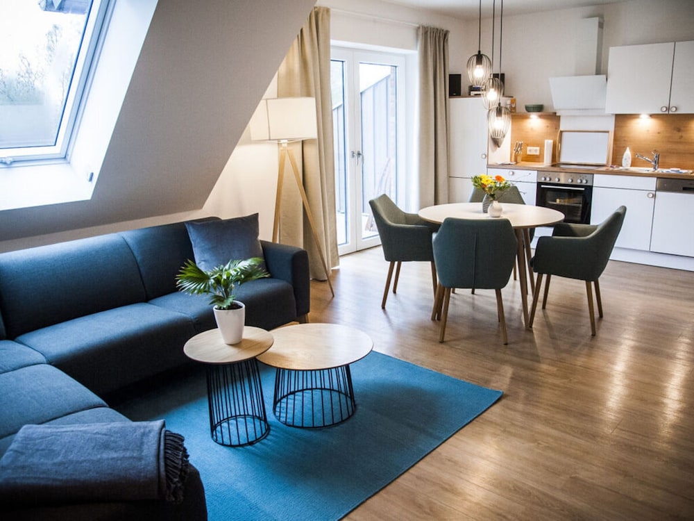 Narrow Luzin Modern Retreat