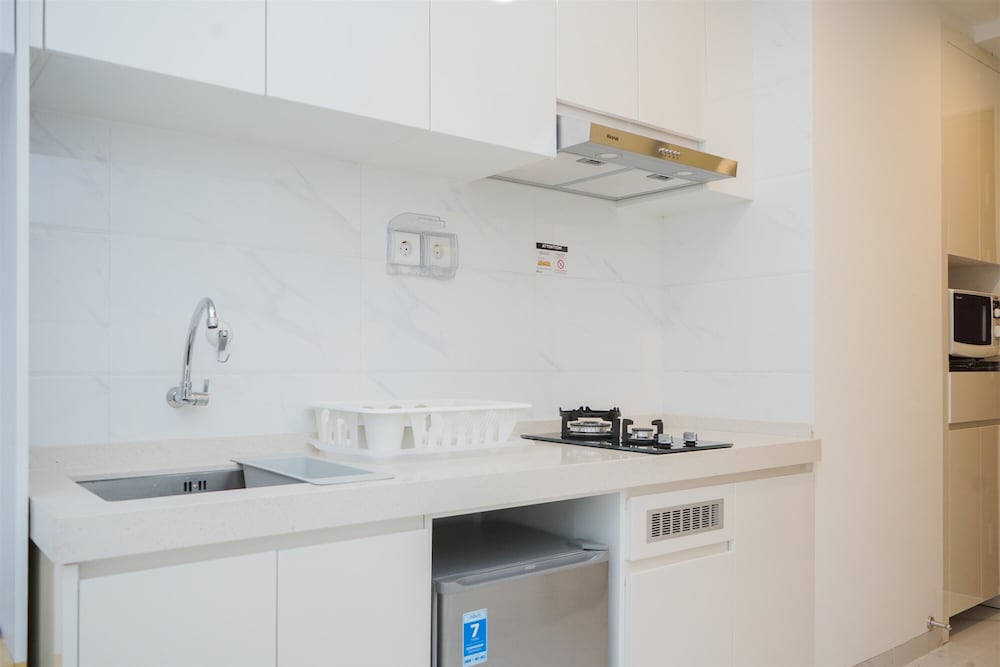 Great Location Studio Sky House Apartment Near Bsd view 3