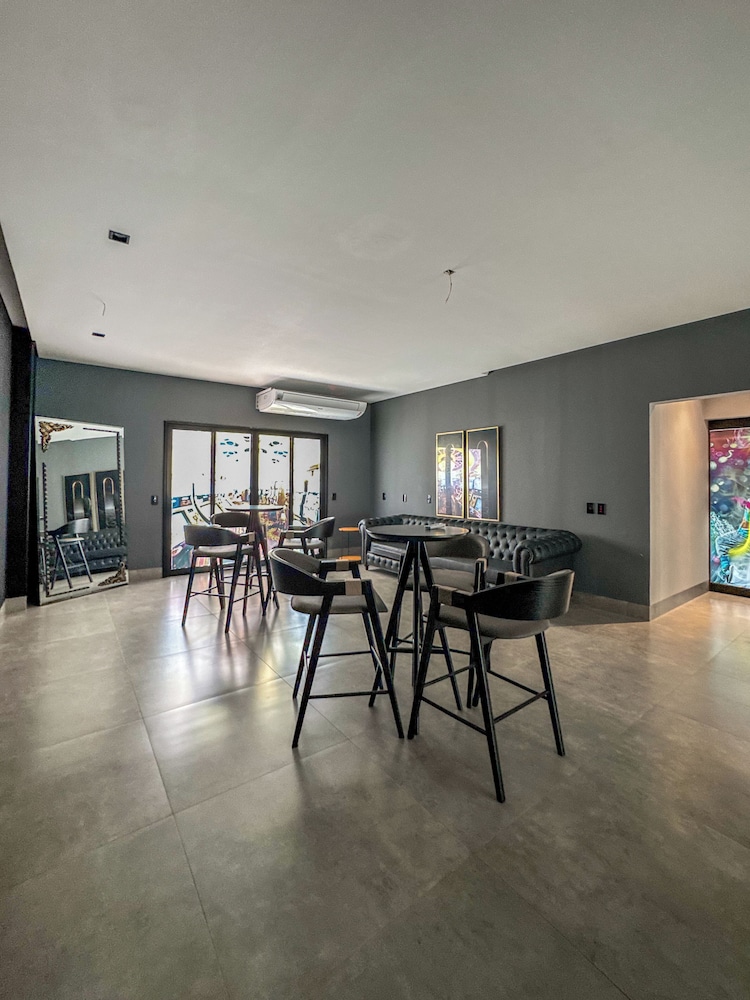 Mansão Luxo Lago - Caldas Novas