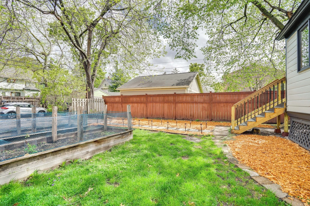 Saint Paul Vacation Rental Near Shopping & Dining!
