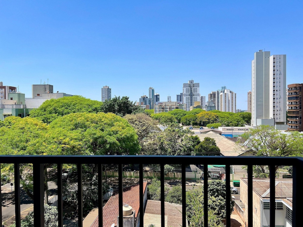 Aptos no Centro com Piscina e Academia