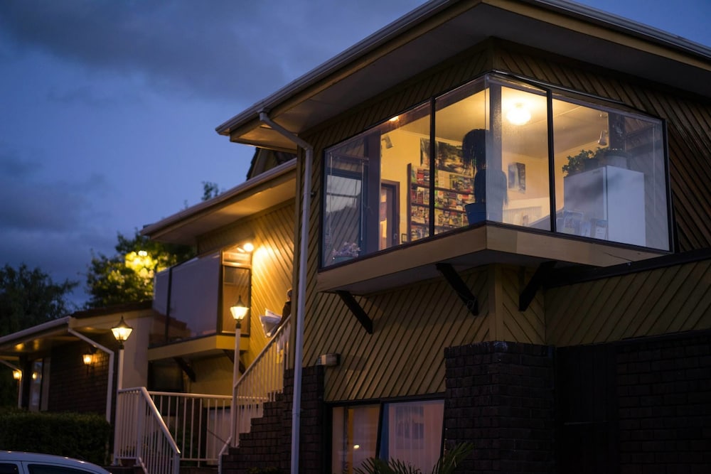 Ace Motor Lodge