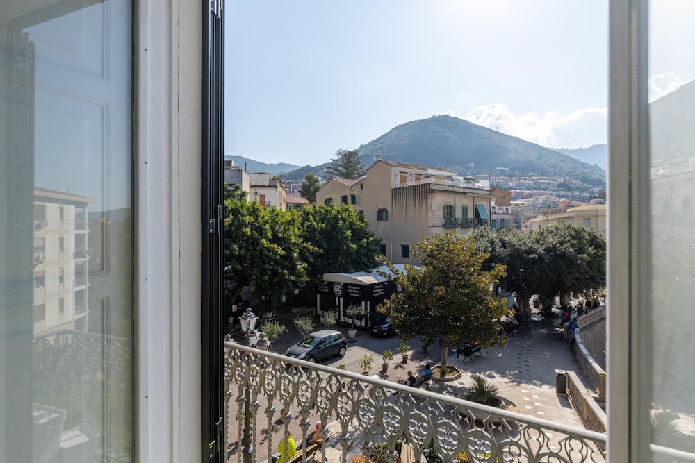 Charming House in Cefal