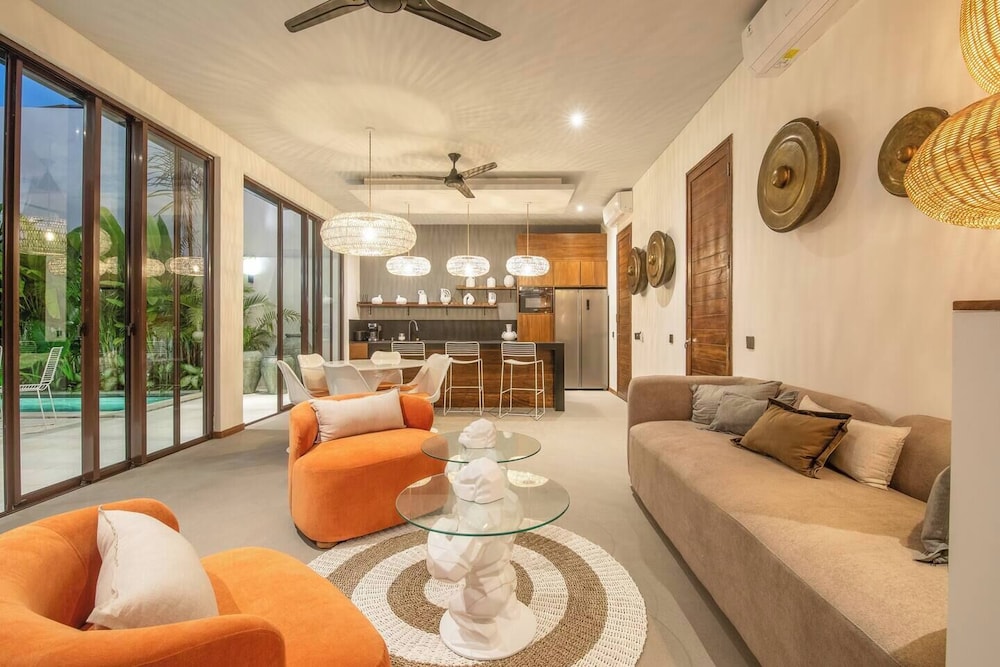 Modern 3BR Villa Enclosed Living