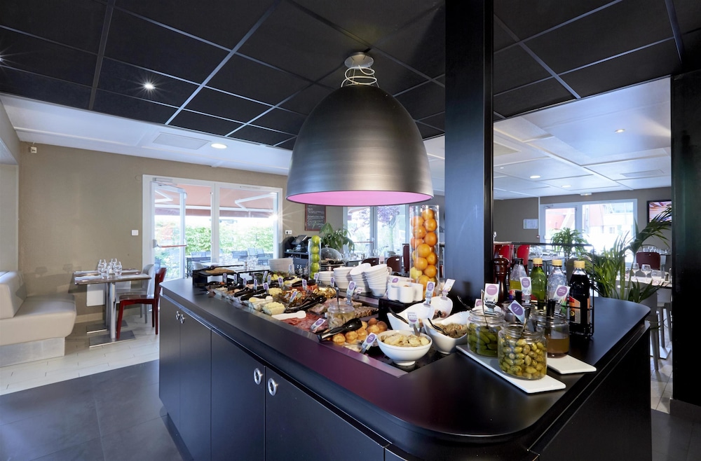 Chalon-Sur-Saone Vacations - Hotel Campanile Chalon Sur Saone - Property Image 3