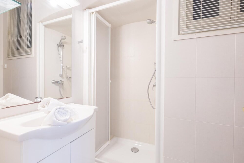 Blanch in Llafranc With 5 Bedrooms and 2 Bathrooms