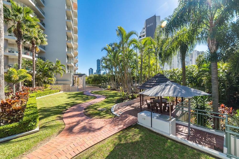 Main Beach Vacations - The Meriton on Main Beach - Property Image 3