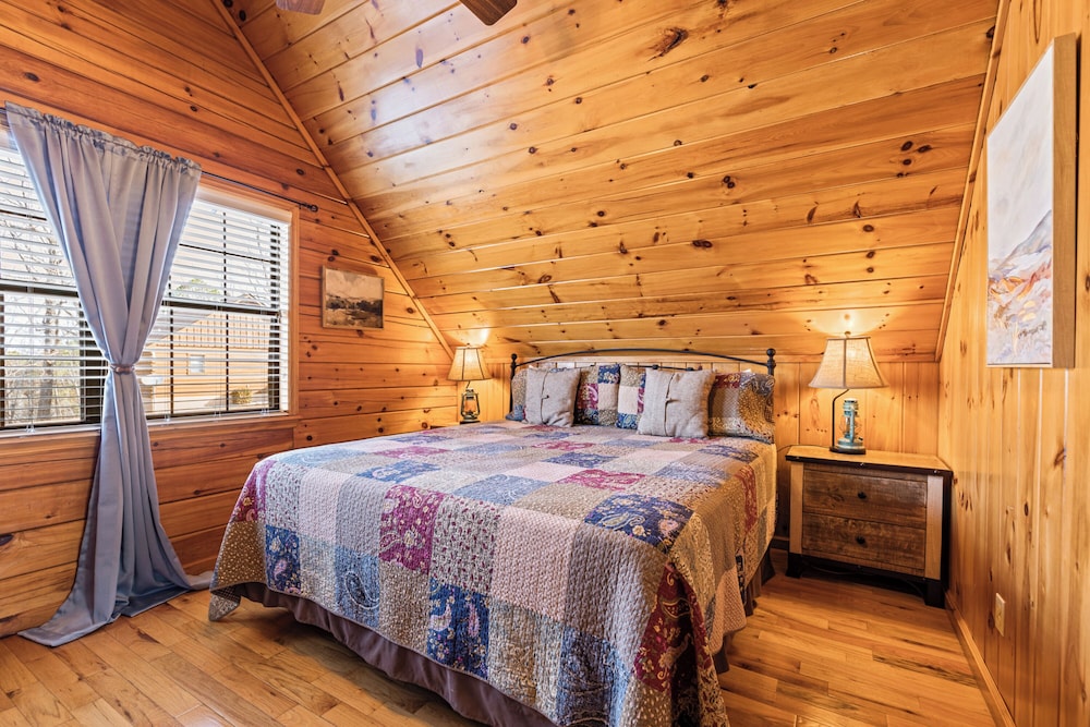 Bear Hideaway Cozy 3BR Cabin
