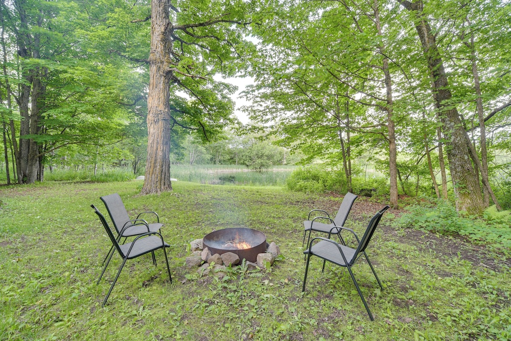 Authentic Log Cabin w/ Private Pond in Glidden