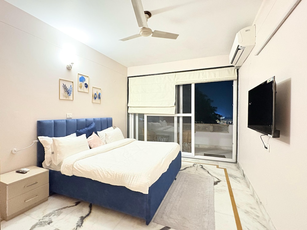 Luxury 2 Bedroom's Apartment