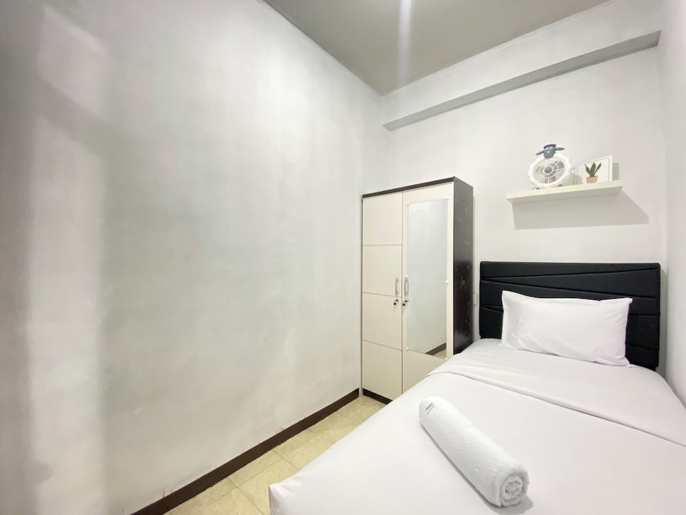 Homey 2Br Furnished Apartment At The Edge Bandung