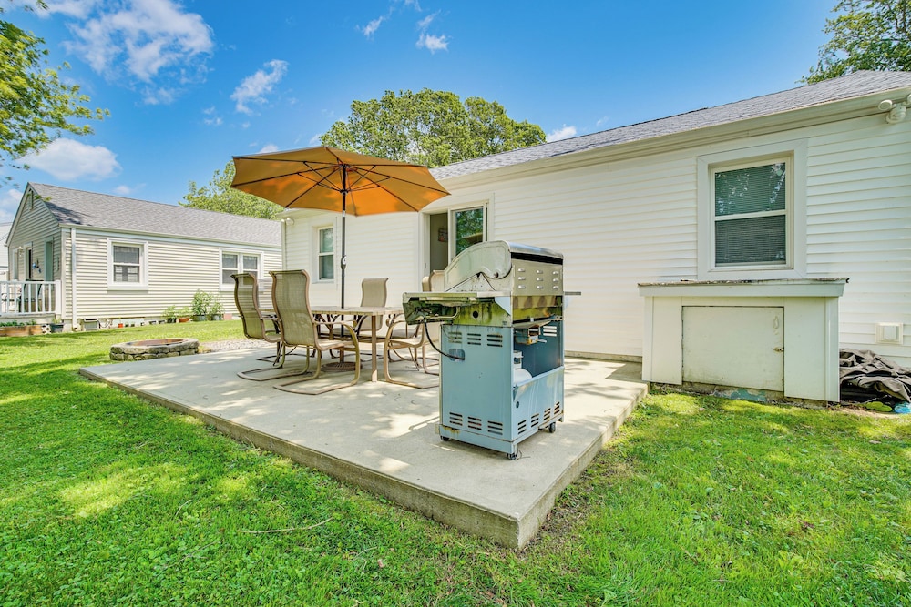 1/2 Mi to Beach: Family Retreat in Old Lyme!