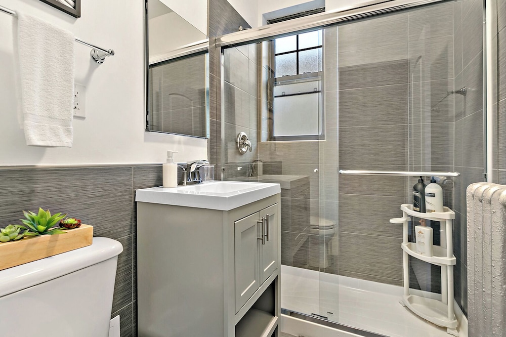 Lovely 1BR Apt - Belmont B3