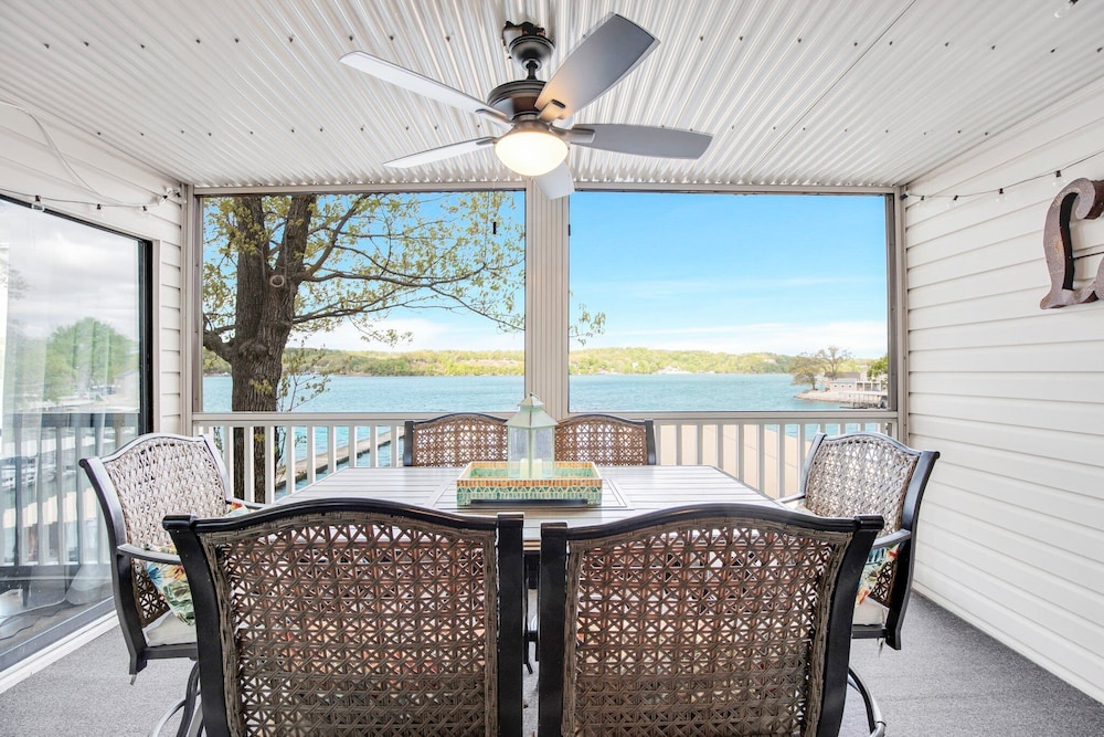 Spacious Family Friendly 3 Bed/3 Bath w/ Amazing Views, Lakeside Pool, & Boat Slip