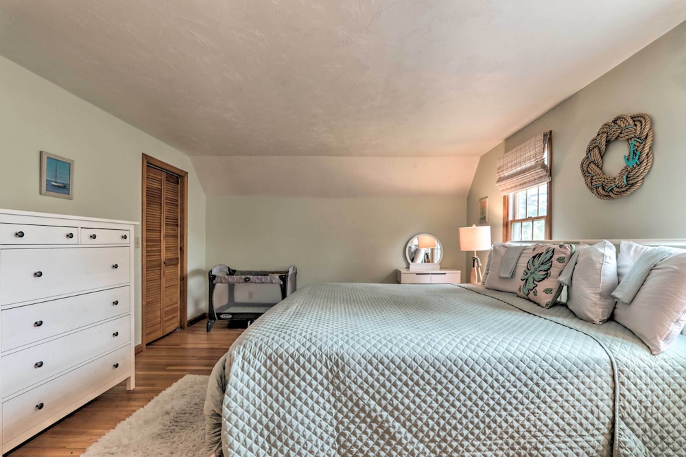 Hyannis Vacations - Lovely Hyannis Cottage - Walk to Beach  Main St! - Property Image 29