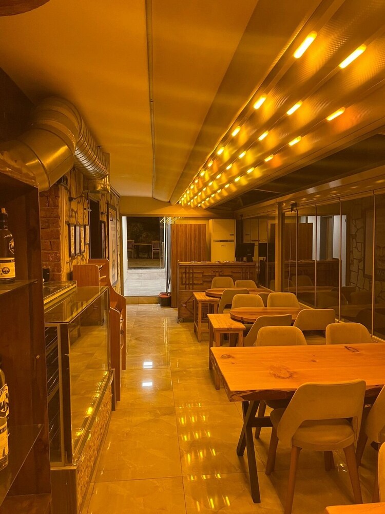 HOTEL BUDAPEST
