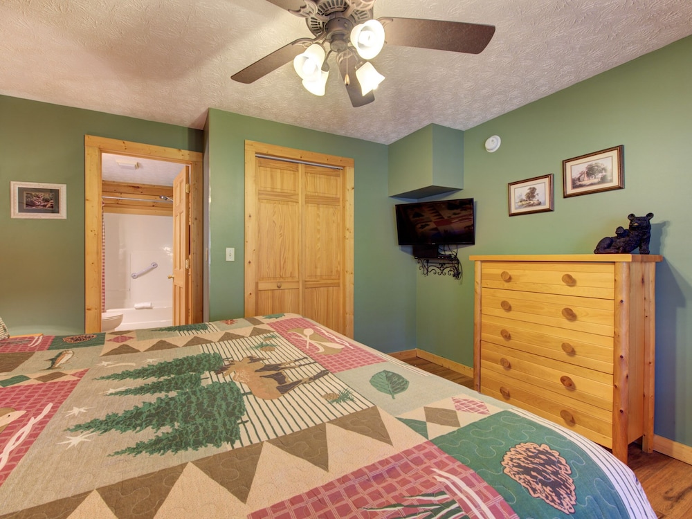 Cub's Corner by Jackson Mountain Rentals view 2