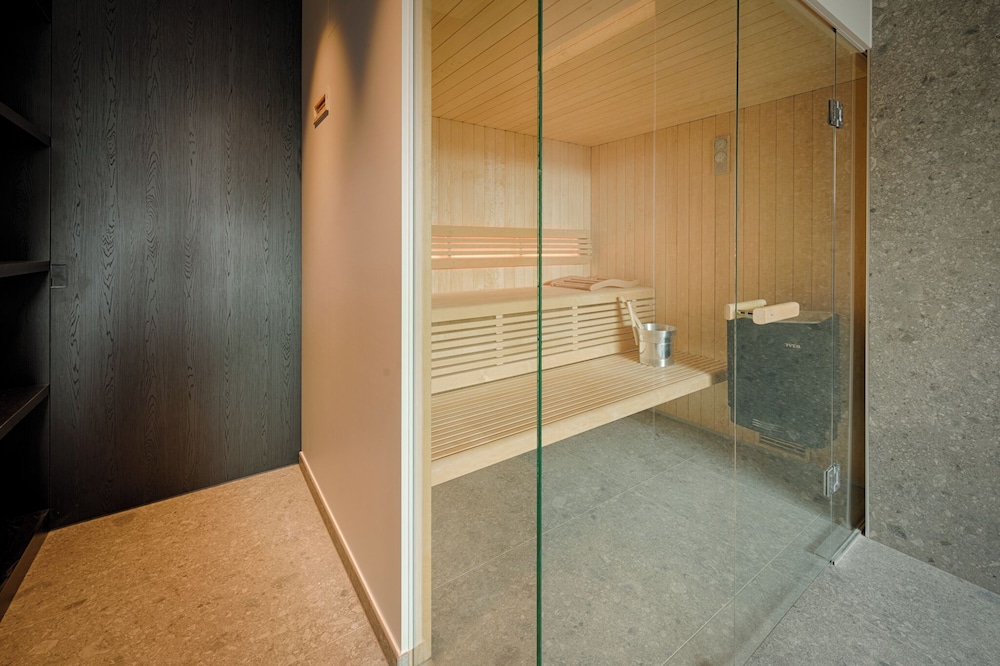 Agora Wellness suites
