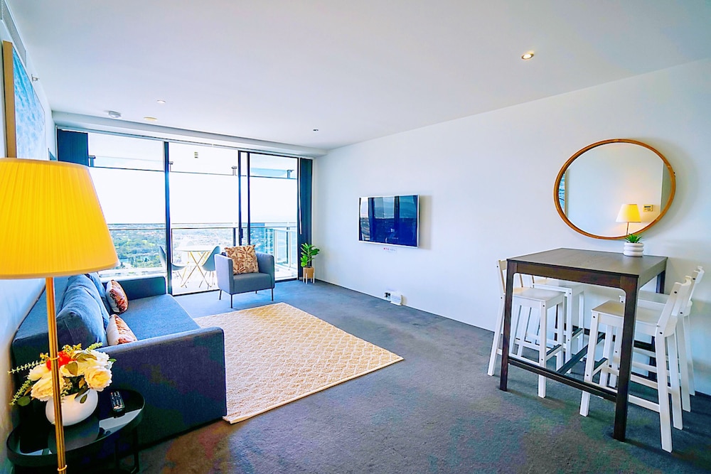 Circle On Cavill Surfers Paradise Apartments-Holiday Paradise