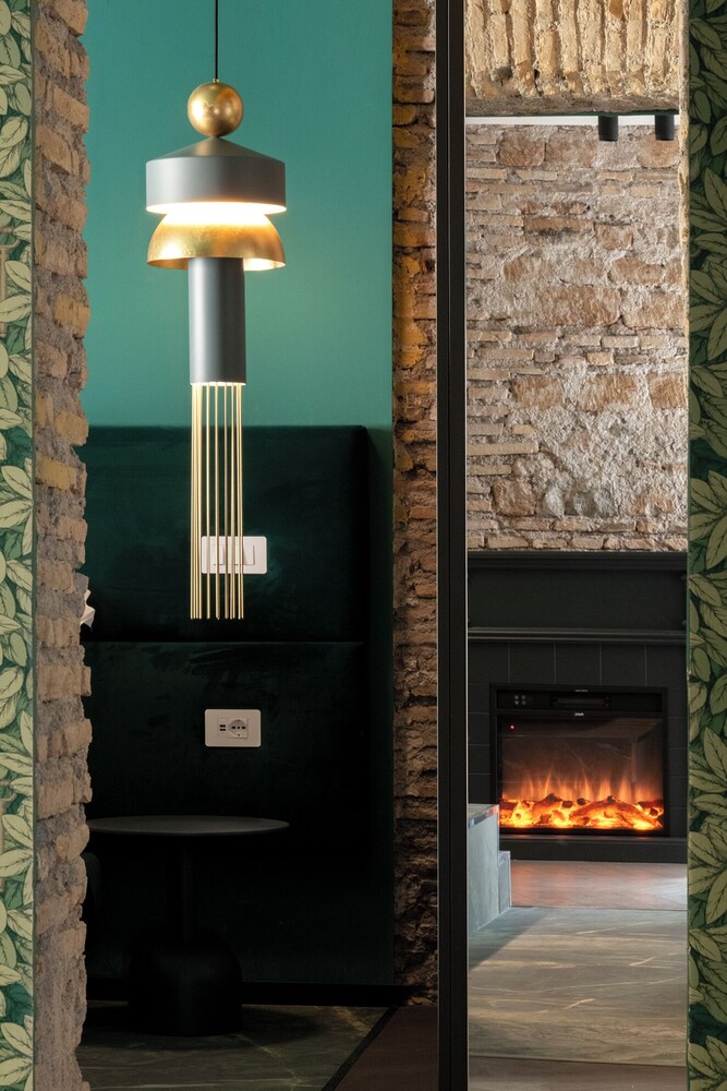 Colonna Collection