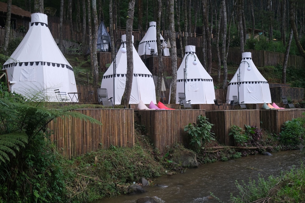 Regan Luxcamp by Digihub Hospitality