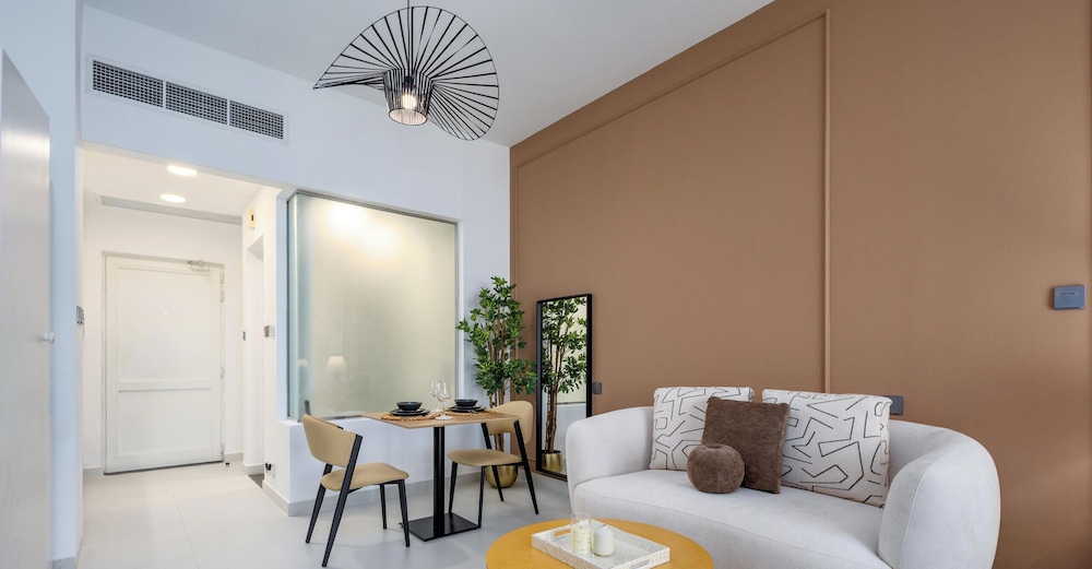 LUX The Palm View Studio