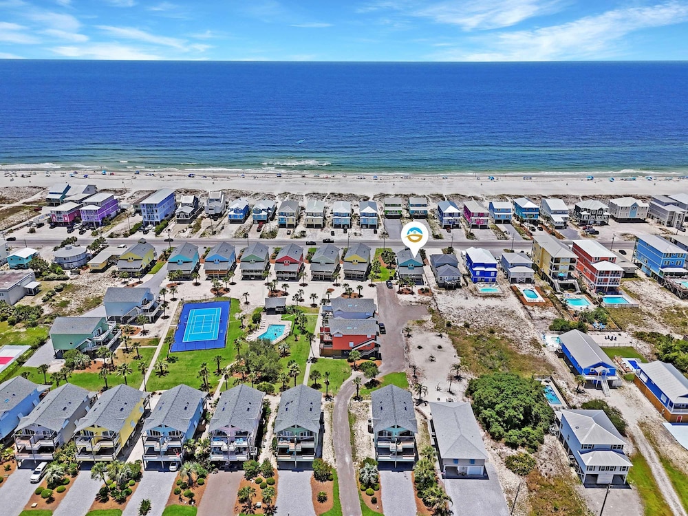 Duplex Beach Home for 6 With Balcony & Resort-style Amenities