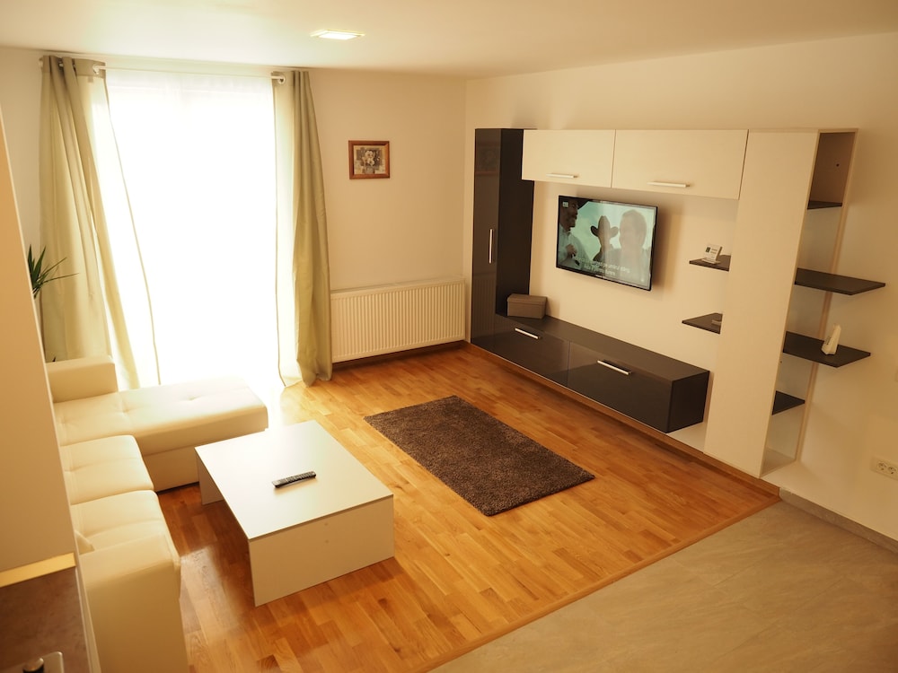 Hill Residence