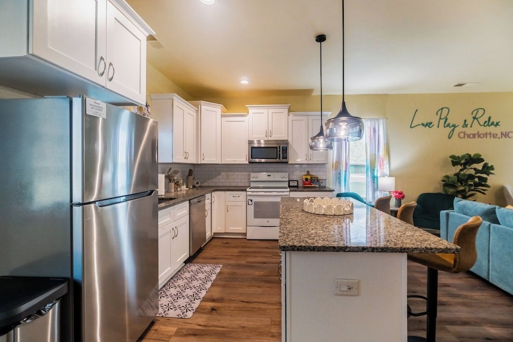 3BR Getaway Hot Tub, Games & Family Fun