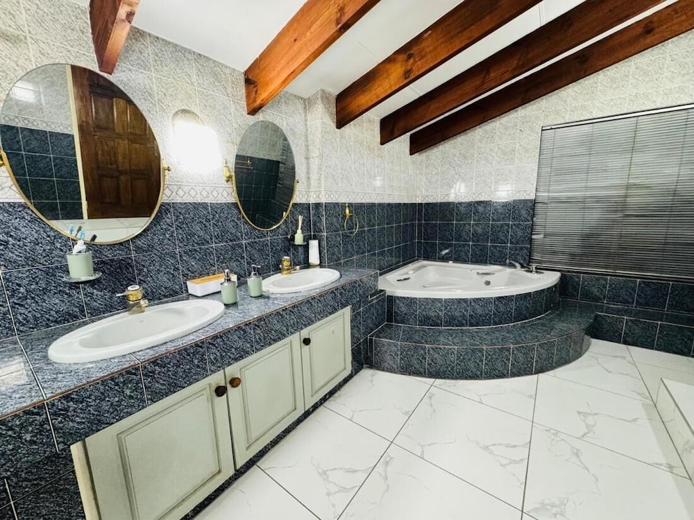 Villa Picasso - 2 Bed Villa