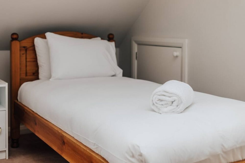 Red Robin in Hurley With 1 Bedrooms and 1 Bathrooms view 2