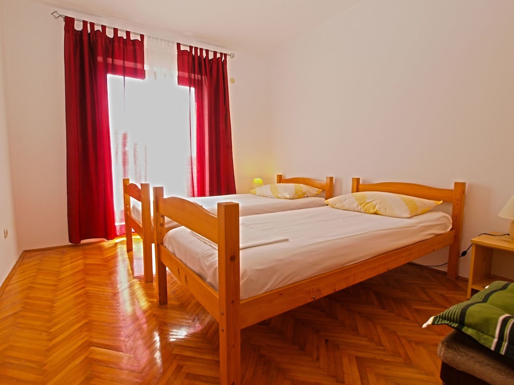Apartment 39 view 4
