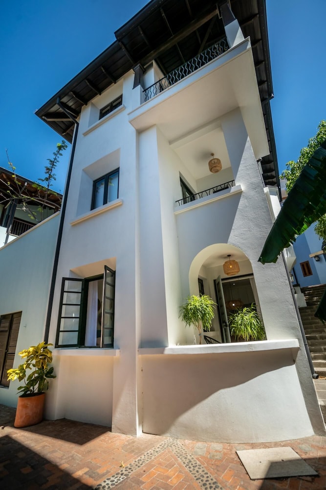Las Catalinas - 2 BR Condo Just Steps to the Beach - Casa el Chante