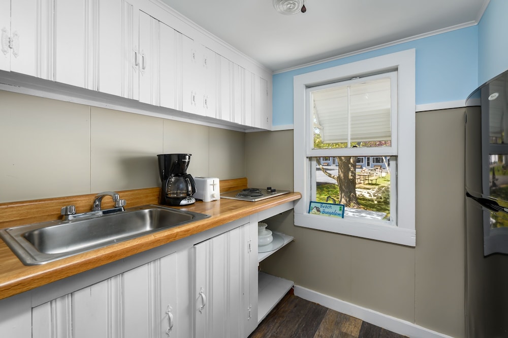 The Beaches Guest Rooms and Cottages