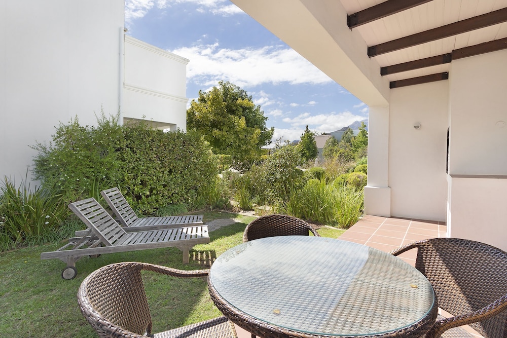 Winelands Golf Lodges at De Zalze