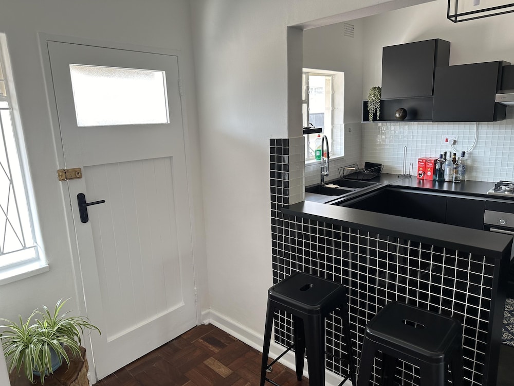 Spacious 2 bed Unit in Eastlea - 2228