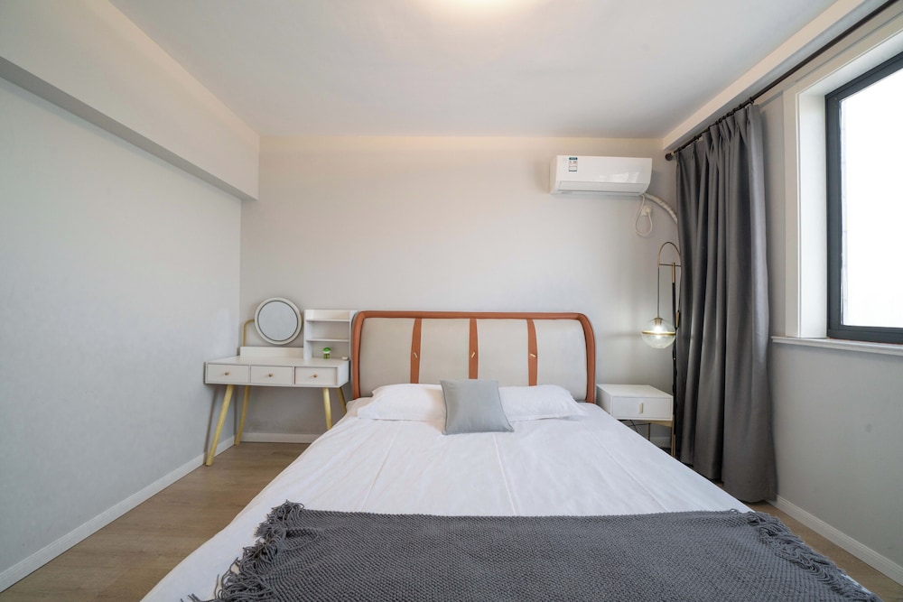Book and Bed-People's Square