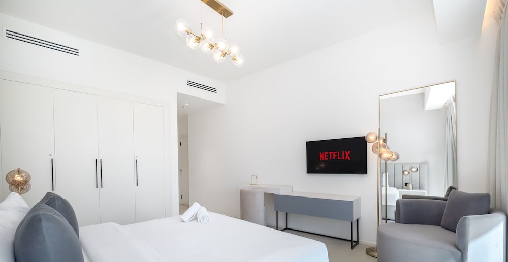 LUX The Premium Marina Sea View Suite