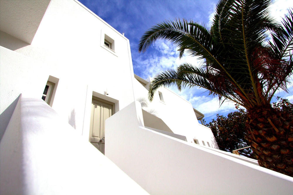 Margarita Studios Ambelas