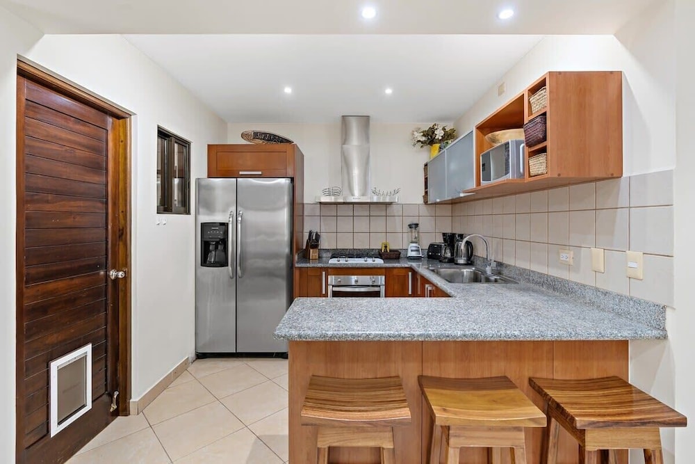Fabulous 2-Story Condo with Big Pool - Short Drive to Beaches
