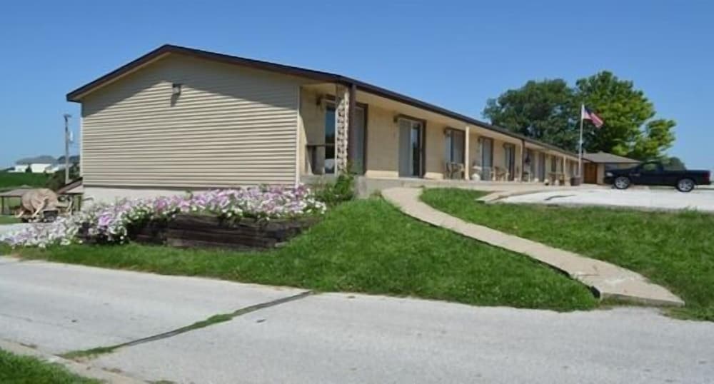 Edgetowner Motel