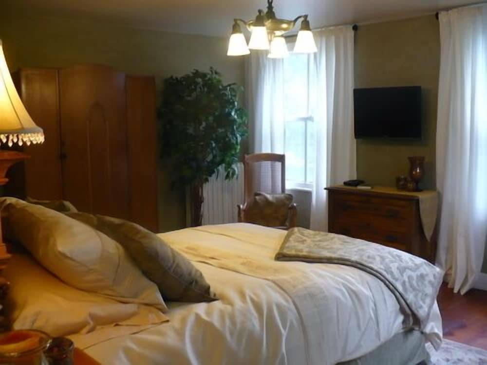 Niagara-on-the-Lake Vacations - Copper Dreams Bed and Breakfast - Property Image 4