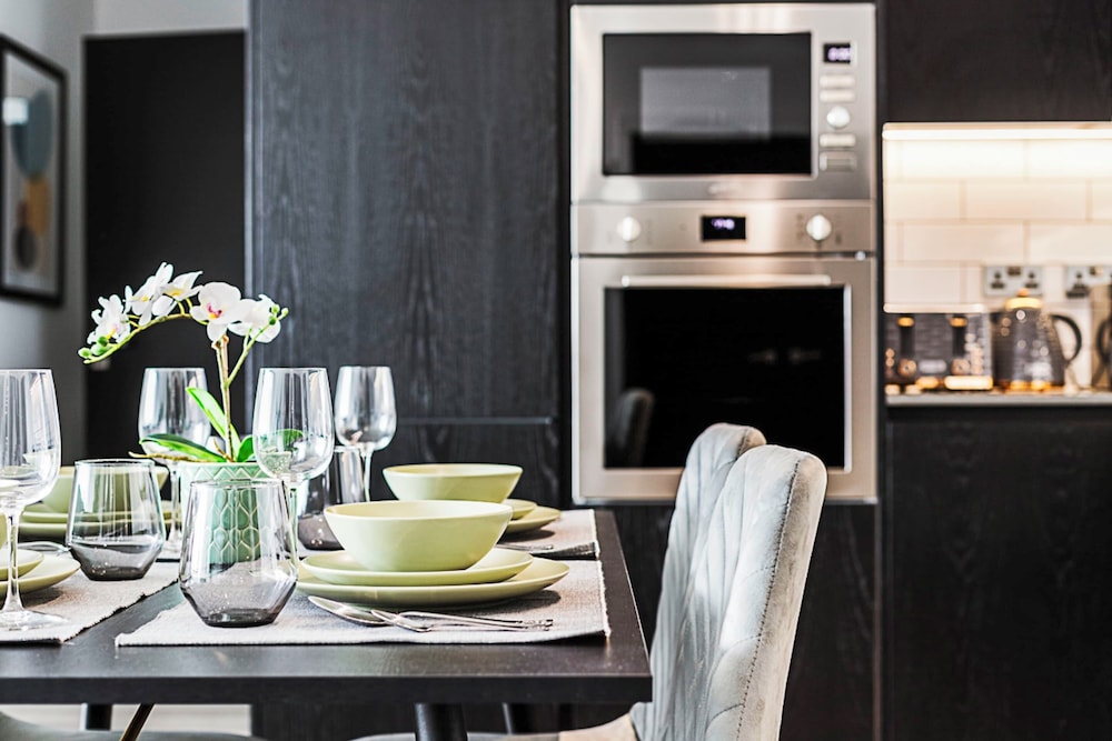 Contemporary Two Bedroom Apartment