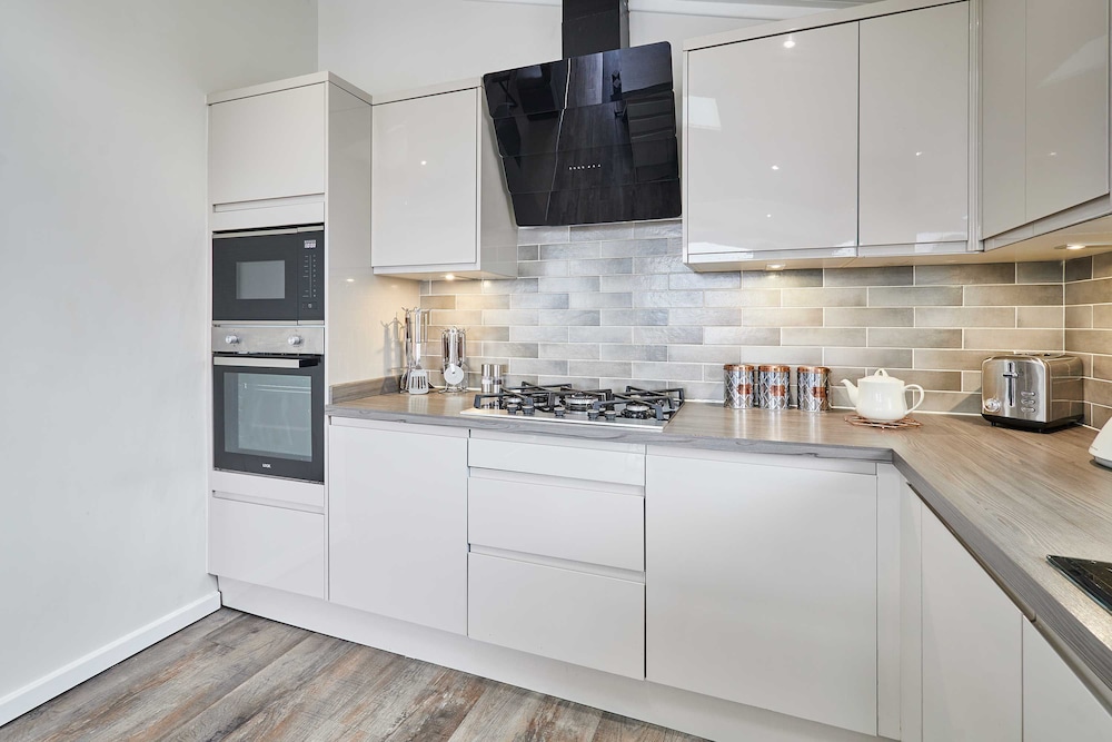 Host Stay Newport Bridge Lodge