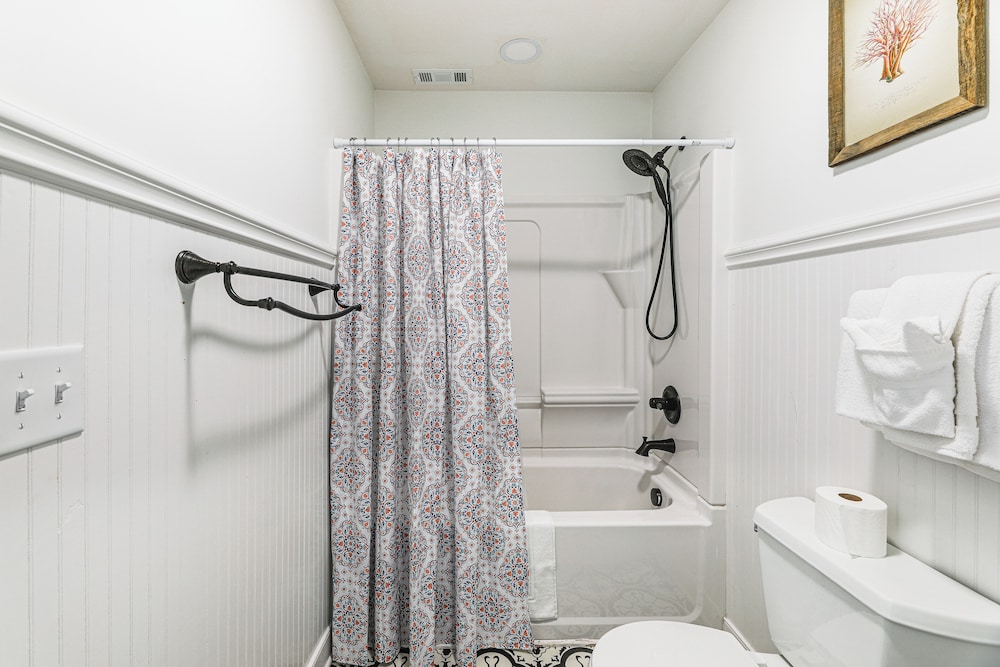 Steps to Shore: Spacious Bethany Beach Retreat