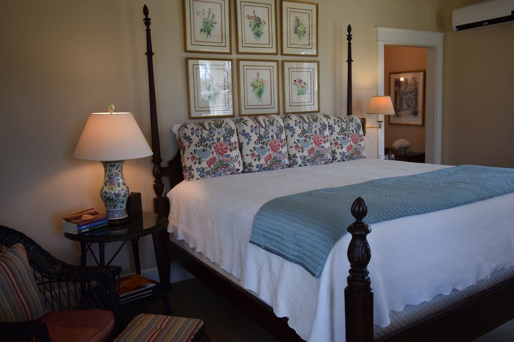 Cedar Spring Inn & Spa