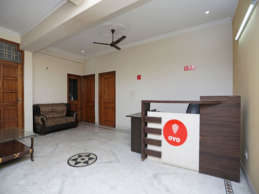 OYO 12502 City Hotel