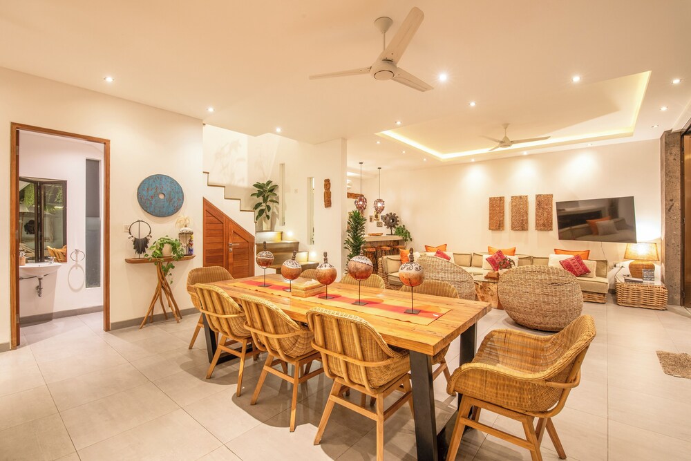 Luxury 4BR Haven, Steps to Canggu's Beach Elegance
