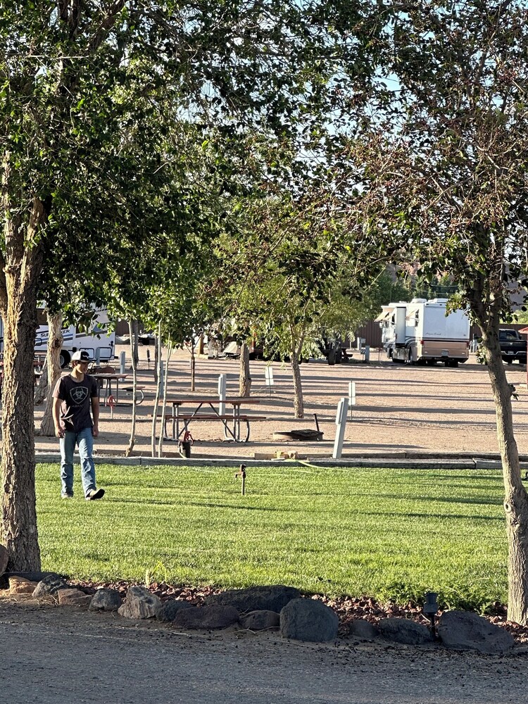 Dukes Slickrock Campground & RV Park