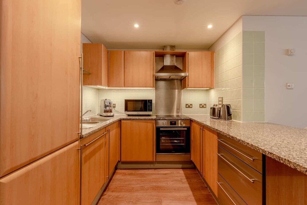 Modern And Spacious 2 Bedroom in Central London